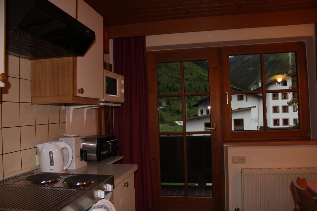 Haus Puit Mandarfen Pitztal Apartment Sankt Leonhard im Pitztal Phòng bức ảnh